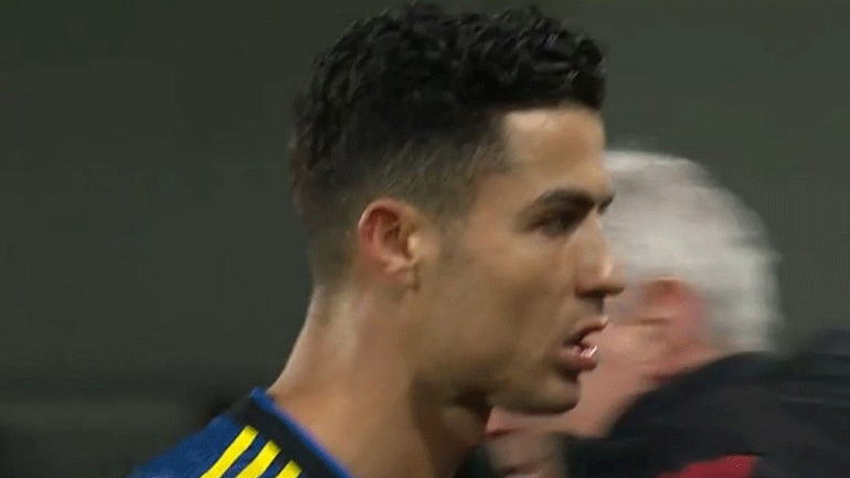 Εκνευρίστηκε ο Ρονάλντο όταν έγινε αλλαγή στο παιχνίδι Μπρέντφορντ-Γιουνάιτεντ