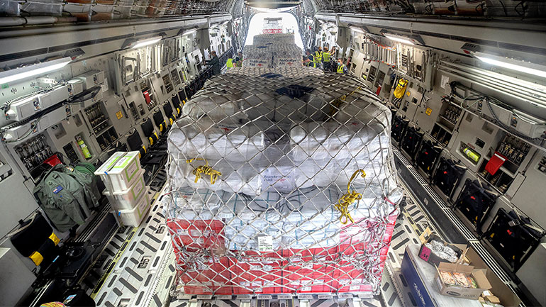 Τόνγκα: Έφτασαν τα πρώτα αεροσκάφη με ανθρωπιστική βοήθεια