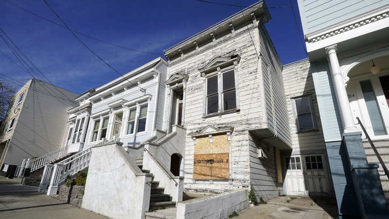 ΗΠΑ: Στο υψηλότερο επίπεδο από το 2006 οι πωλήσεις παλαιών κατοικιών το 2021