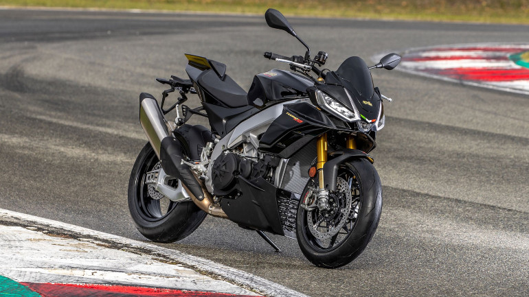Το κορυφαίο Aprilia Tuono V4 αποκτά έκδοση Ultra Black