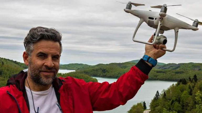 Μάκης Θεοδώρου: Διαφημίζει από …ψηλά την Ελλάδα σε ολόκληρο τον κόσμο 