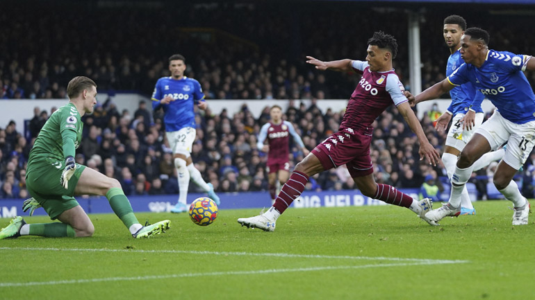 Νίκη για την Άστον Βίλα, 1-0 εκτός έδρας την Έβερτον