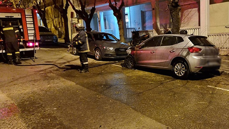 Ανάληψη ευθύνης για πυρπόληση αυτοκινήτων στο Κολωνάκι