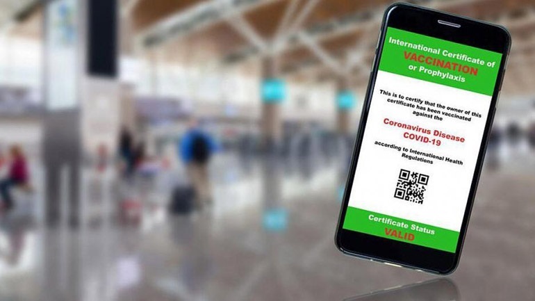 Νέα ευρείας κλίμακας απάτη στην Ιταλία για την εξασφάλιση του πολυπόθητου «πάσου» εμβολιασμένου