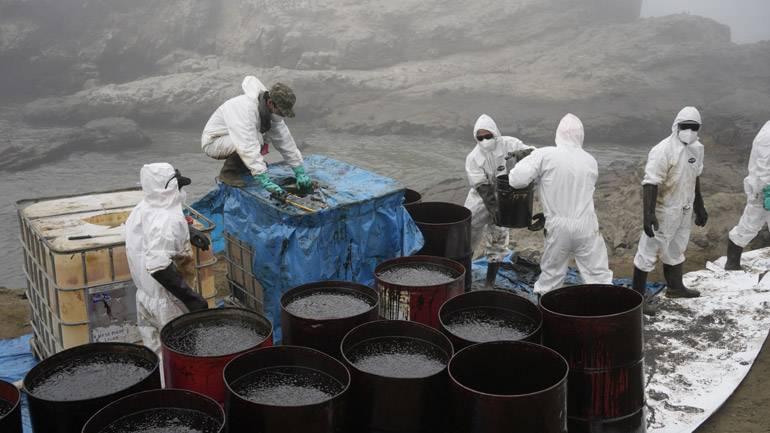 Περού: «Κατάσταση περιβαλλοντικής έκτακτης ανάγκης» για 90 ημέρες λόγω πετρελαιοκηλίδας