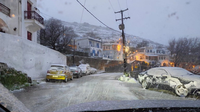 Χιονοπτώσεις σε όλα τα νησιά των Κυκλάδων
