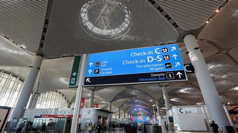 Ανεστάλησαν πτήσεις στο αεροδρόμιο της Κωνσταντινούπολης λόγω της σφοδρής χιονόπτωσης