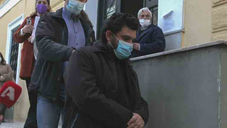 Άγριος καβγάς του Γ. Παπαδάκη με τον συνήγορο του κατηγορούμενου για βιασμό ιερέα