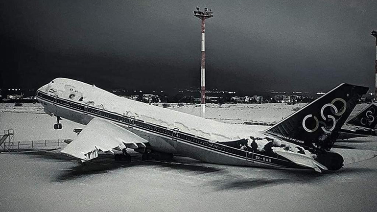 Έγειρε το κουρασμένο Jumbo από το πολύ χιόνι!