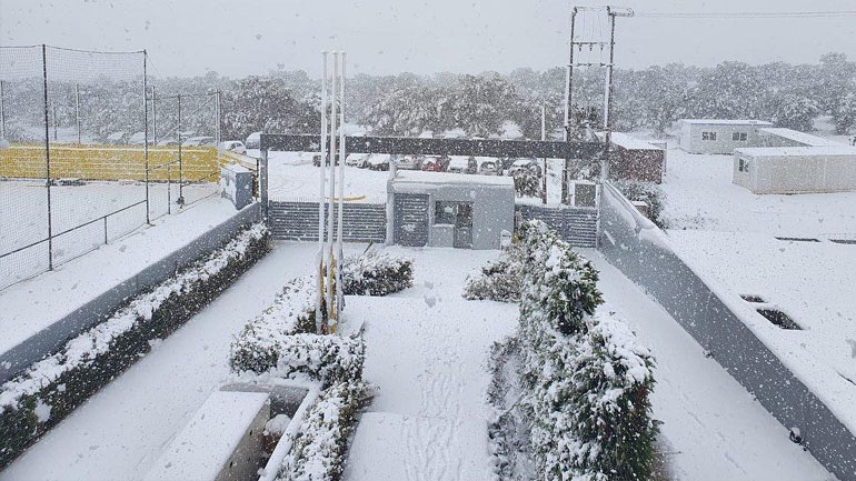 ΑΕΚ: Αποκλείστηκαν στα Σπάτα λόγω της κακοκαιρίας οι Γιαννίκης και Δημητριάδης