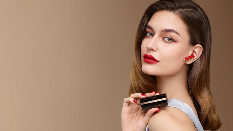 Μπορεί ο ήχος να είναι τόσο όμορφος; Με τα νέα FreeBuds Lipstick της HUAWEI, η απάντηση είναι ναι!