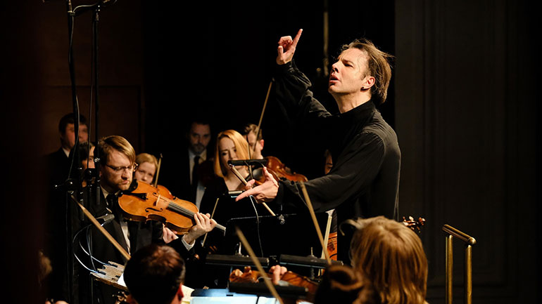 O Θεόδωρος Κουρεντζής γιορτάζει τα γενέθλιά του στο Μέγαρο με τη MusicAeterna