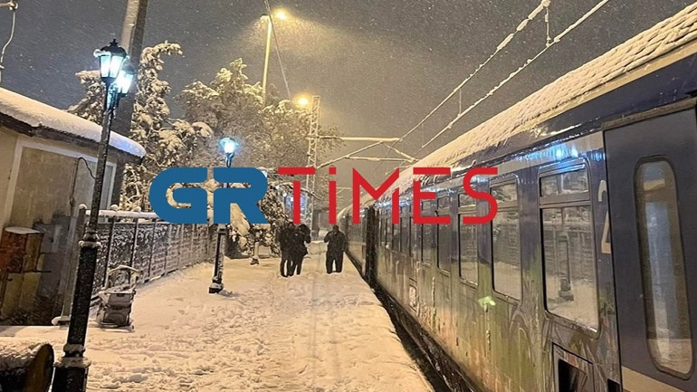 Έληξε η περιπέτεια των επιβατών στα τρένα που ήταν ακινητοποιημένα σε Λιανοκλάδι και Οινόη