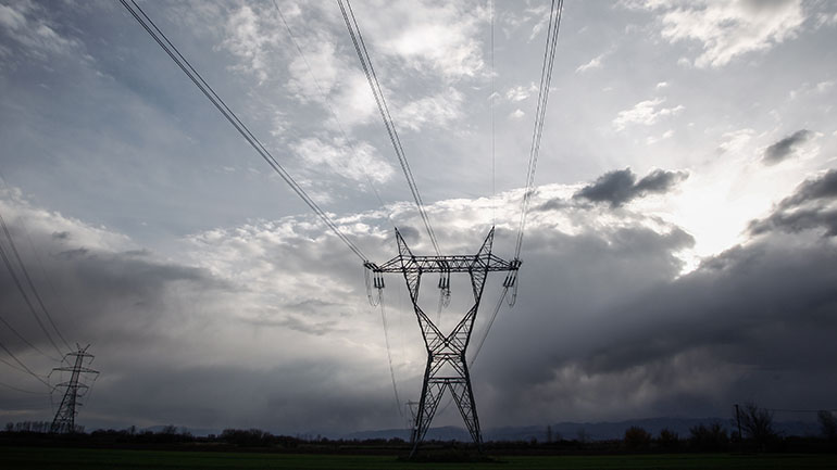Ο ΔΕΔΔΗΕ εφιστά την προσοχή των πολιτών για τα πεσμένα καλώδια