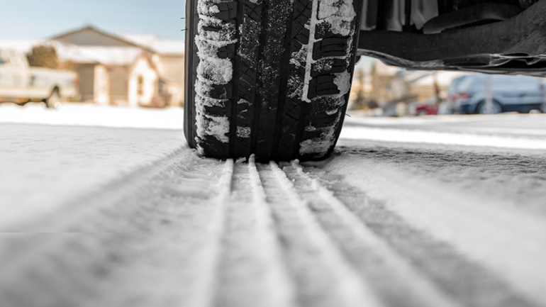 Οι κίνδυνοι από τους παγωμένους δρόμους – Τι πρέπει να ξέρετε όσοι οδηγείτε