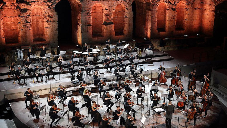 Μότσαρτ στο Μουσείο Μπενάκη: Η Φιλαρμόνια παρουσιάζει την παγκόσμια αφρόκρεμα των νέων Μαέστρων