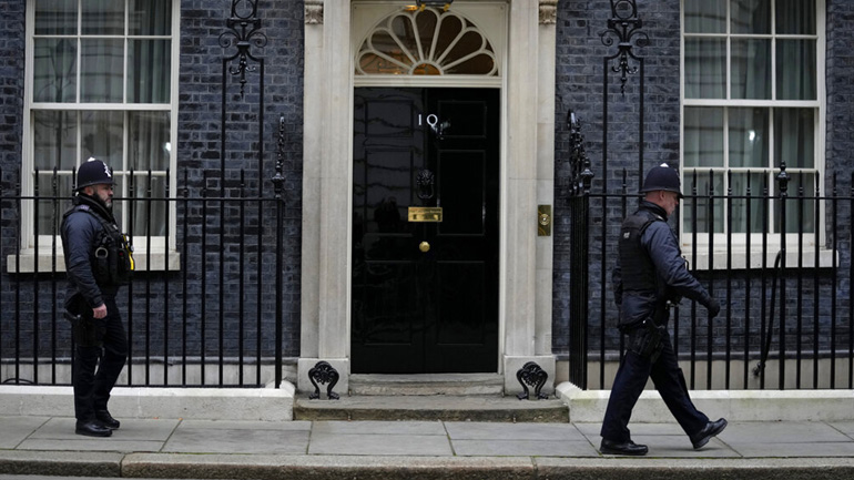 Βρετανία: Επιβολή κυρώσεων στη Ρωσία εάν εισβάλει στην Ουκρανία