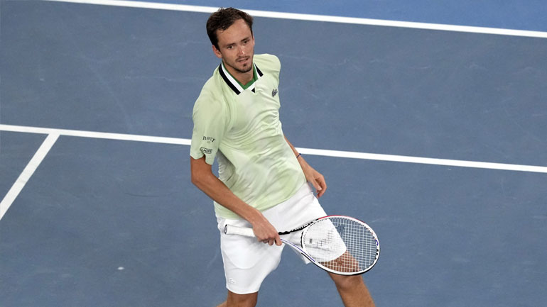 Μεντβέντεφ: «Μεγάλος παίκτης ο Τσιτσιπάς»