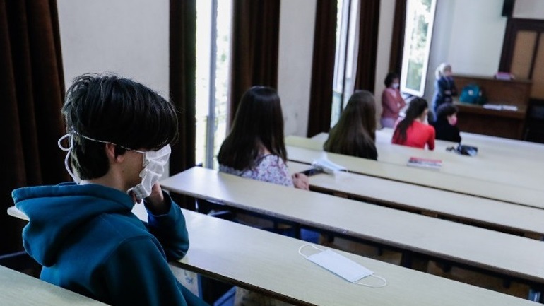 Χαλαρώνουν τα μέτρα για τον κορωνοϊό στα σχολεία του Βελγίου