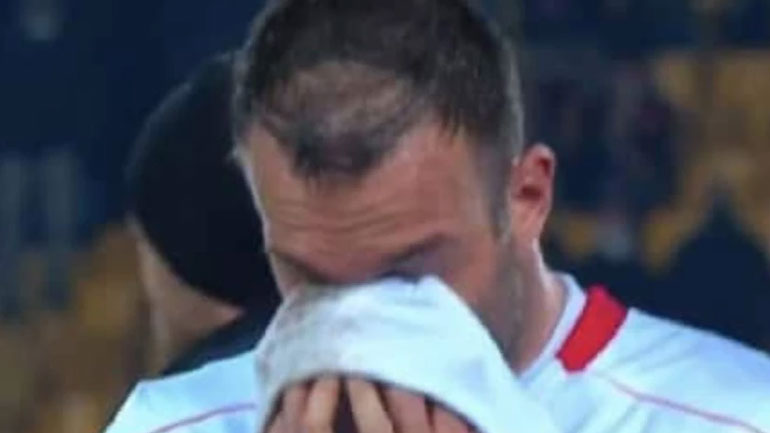 Συγκλονιστικό βίντεο: Παίκτης της Βιτσέντζα ξέσπασε σε κλάματα όταν αντίπαλός του πρόσβαλε τη νεκρή μητέρα του