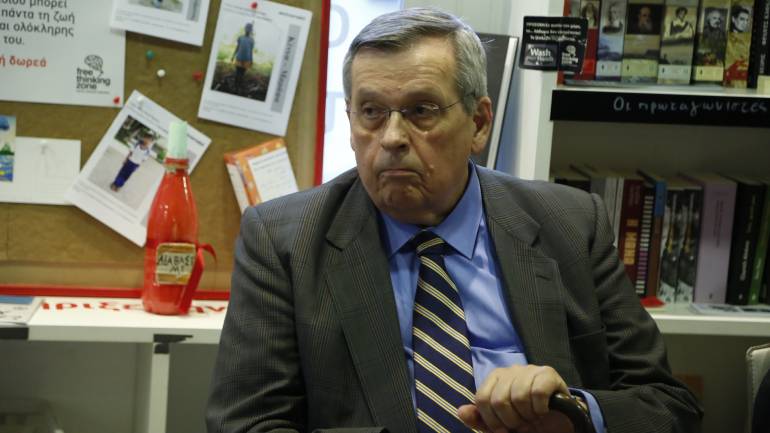 Προκαλεί και πάλι ο Στέφανος Μάνος!