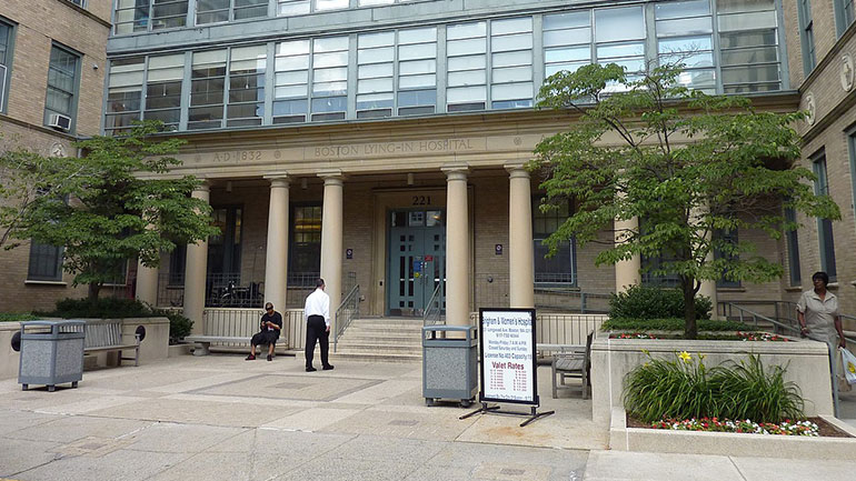 Βοστώνη: Νοσοκομείο αρνείται μεταμόσχευση καρδιάς σε ασθενή που δεν έχει εμβολιαστεί