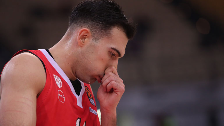 Αήττητο ήταν και πάει για τον Ολυμπιακό – Έχασε για πρώτη φορά στο ΣΕΦ με 76-72 από τον Ερυθρό Αστέρα