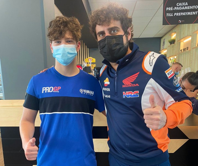 Στις δοκιμές του Portimao συνάντησε τον Marc Marquez και τον team manager της Repsol Honda, Santi Hernandez.