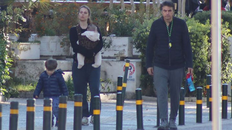 Νίκος Κριθαριώτης – Ναστάζια Δαρίβα: Σπάνια δημόσια εμφάνιση με τα παιδιά τους