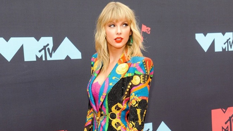 Νέα Υόρκη: Συνελήφθη  31χρονος που έπεσε με το αυτοκίνητό του στο σπίτι της Τέιλορ Σουίφτ