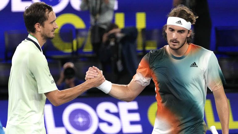 Australian Open: «Τιμωρία» σε Τσιτσιπά και Μεντβέντεφ για τον ημιτελικό