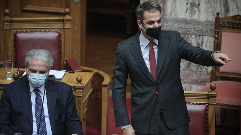 Βουλή: Σφοδρή σύγκρουση Μητσοτάκη – Τσίπρα για την Αττική Οδό και το Μάτι