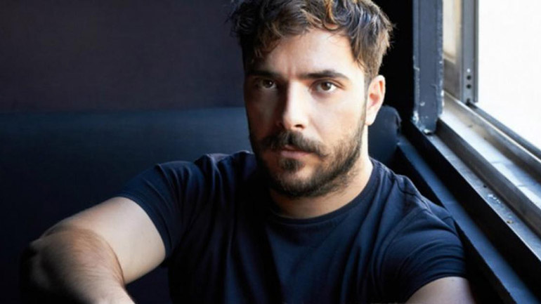 Νεκρός σε τροχαίο ο ηθοποιός Πάνος Νάτσης Νεκρός σε τροχαίο ο ηθοποιός Πάνος Νάτσης