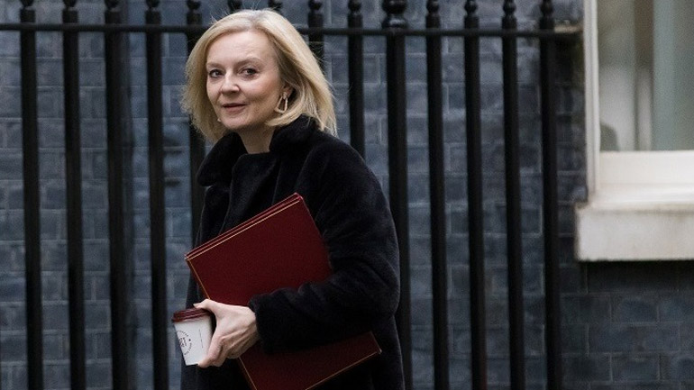 Θετική στον κορωνοϊό η υπουργός Εξωτερικών της Βρετανίας