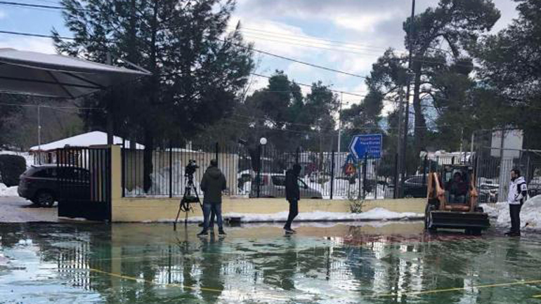 Η μάχη του Δήμου Διονύσου για καθαρά από το χιόνι σχολεία