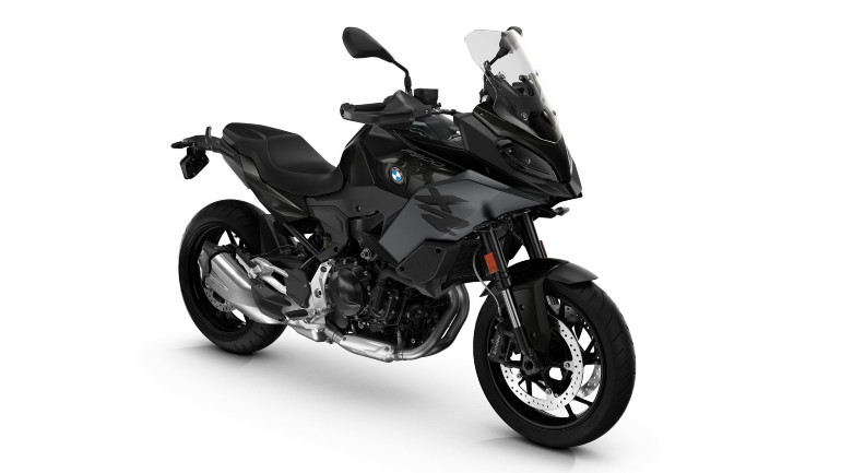 Μαύρος χρωματισμός για το F900XR του 2022.