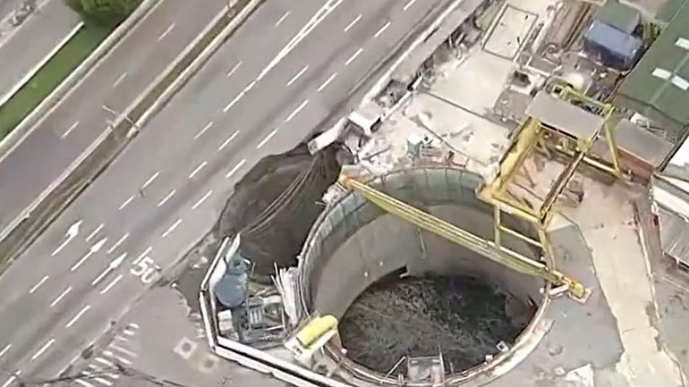 Βραζιλία: Τμήμα αυτοκινητόδρομου του Σάο Πάολο κατέρρευσε κοντά σε εργοτάξιο μετρό Βραζιλία: Τμήμα αυτοκινητόδρομου του Σάο Πάολο κατέρρευσε κοντά σε εργοτάξιο μετρό