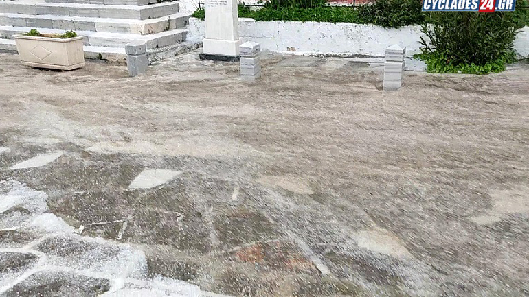 Καταρρακτώδεις βροχές και χαλάζι στην Πάρο