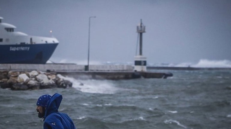 Προβλήματα λόγω ισχυρών ανέμων στις ακτοπλοϊκές συγκοινωνίες