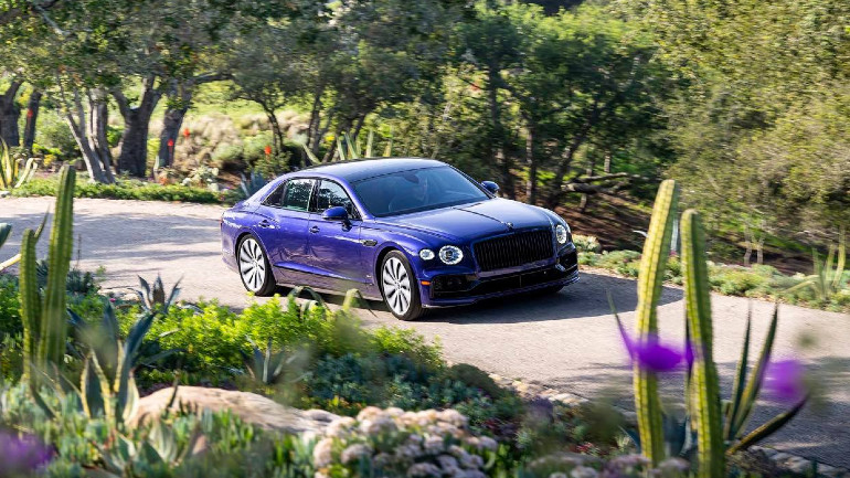 Επιδρομή με πέντε ηλεκτρικά αυτοκίνητα κάνει η Bentley – Πότε θα είναι έτοιμη η Flying Spur PHEV