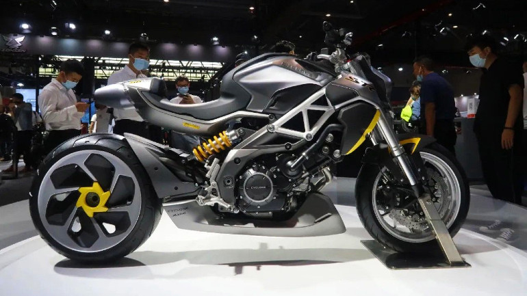 Με κινητήρα Aprilia το νέο Cyclone RA9