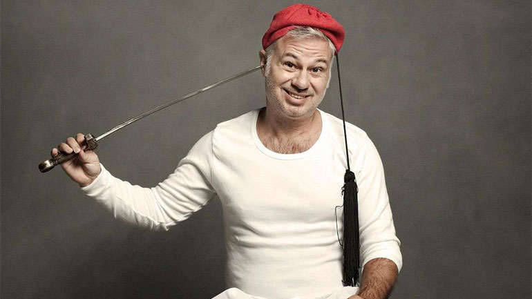 «200 Χρόνια Δανεικά» με τον Χριστόφορο Ζαραλίκο στο Block 33