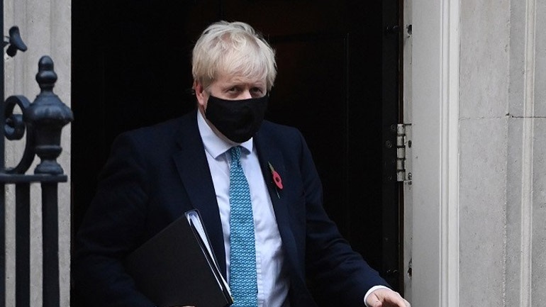 Ο βουλευτής Άαρον Μπελ, που είχε στηρίξει τον Τζόνσον ζητά την απομάκρυνσή του από την ηγεσία των Συντηρητικών