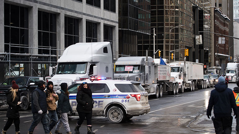 Καναδάς: Η αστυνομία θα λάβει μέτρα για να τερματιστεί ο αποκλεισμός της πρωτεύουσας από τους φορτηγατζήδες