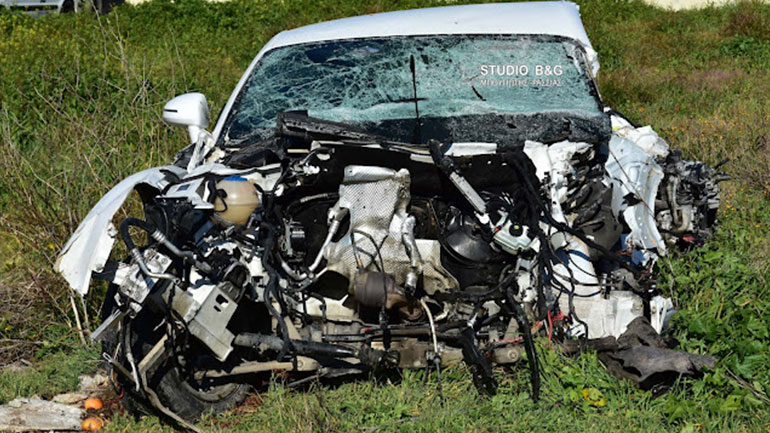 Κόπηκε στη μέση αυτοκίνητο σε τροχαίο στην Αργολίδα – Ένας νεκρός και δύο σοβαρά τραυματισμένοι