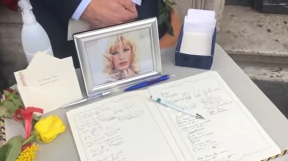 Ιταλία: Πλήθος κόσμου στην κηδεία της Μόνικα Βίτι