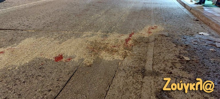 Η σύγκρουση ήταν σφοδρή με αποτέλεσμα ο δικυκλιστής να τραυματιστεί θανάσιμα