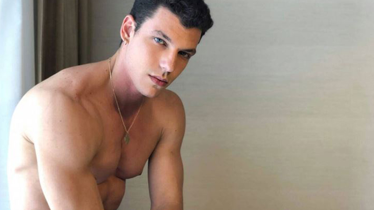 Ο Βασίλης Μίχας εξομολογείται: «Είχα σχέση με γυναίκα 10 χρόνια μεγαλύτερή μου»