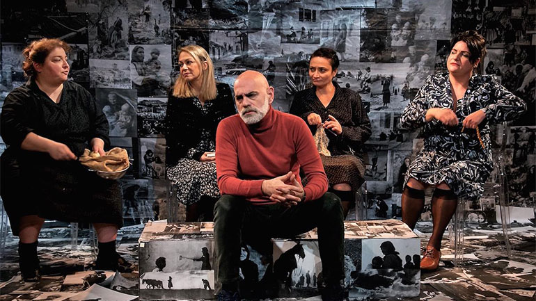 Οι «Γυναικείες Ιστορίες» σε σκηνοθεσία Δημήτρη Καρατζιά, συνεχίζονται στον Πολυχώρο Vault