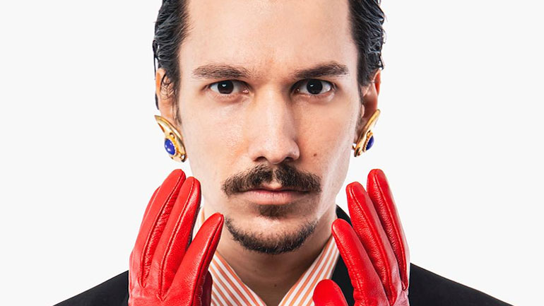 «Μπαίνει η δεσποινίς Μαργαρίτα»: Ο Γιώργος Παπαγεωργίου σκηνοθετεί τον Πάνο Παπαδόπουλο στο Θέατρο του Νέου Κόσμου